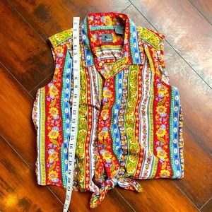 Liz Claiborne tie front sleeveless blouse